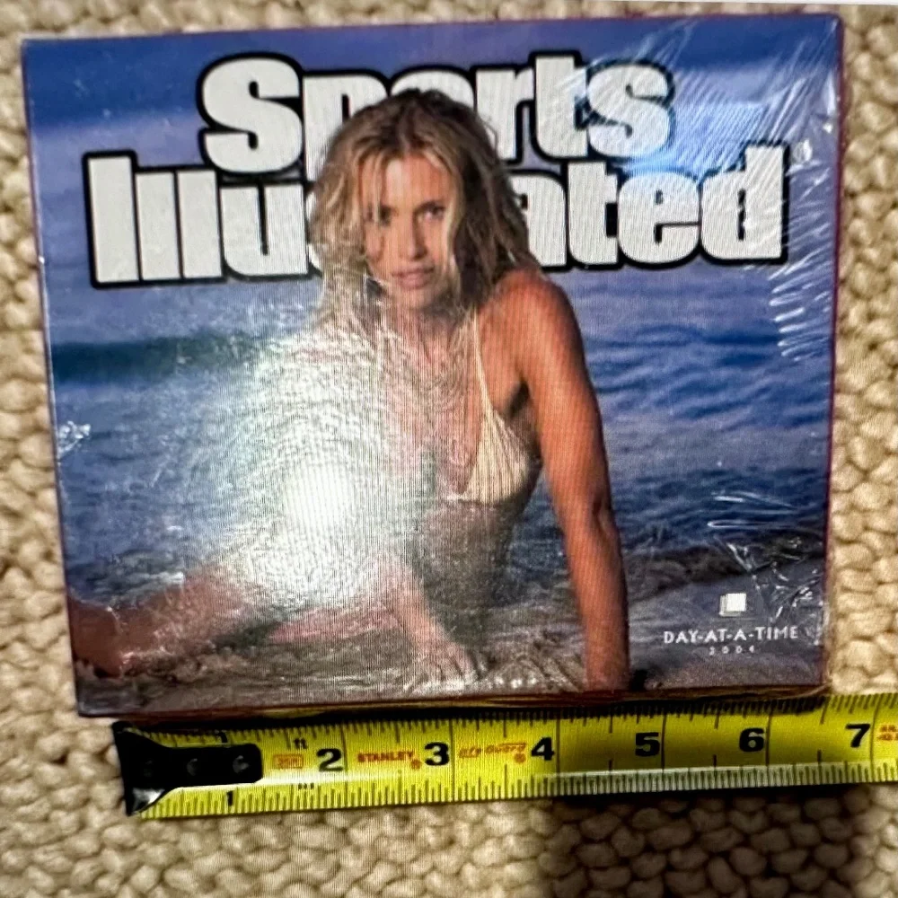 NEW 🤩Sports Illustrated Day at a Time 2004 Swimsuit Calendar -Factory Sealed